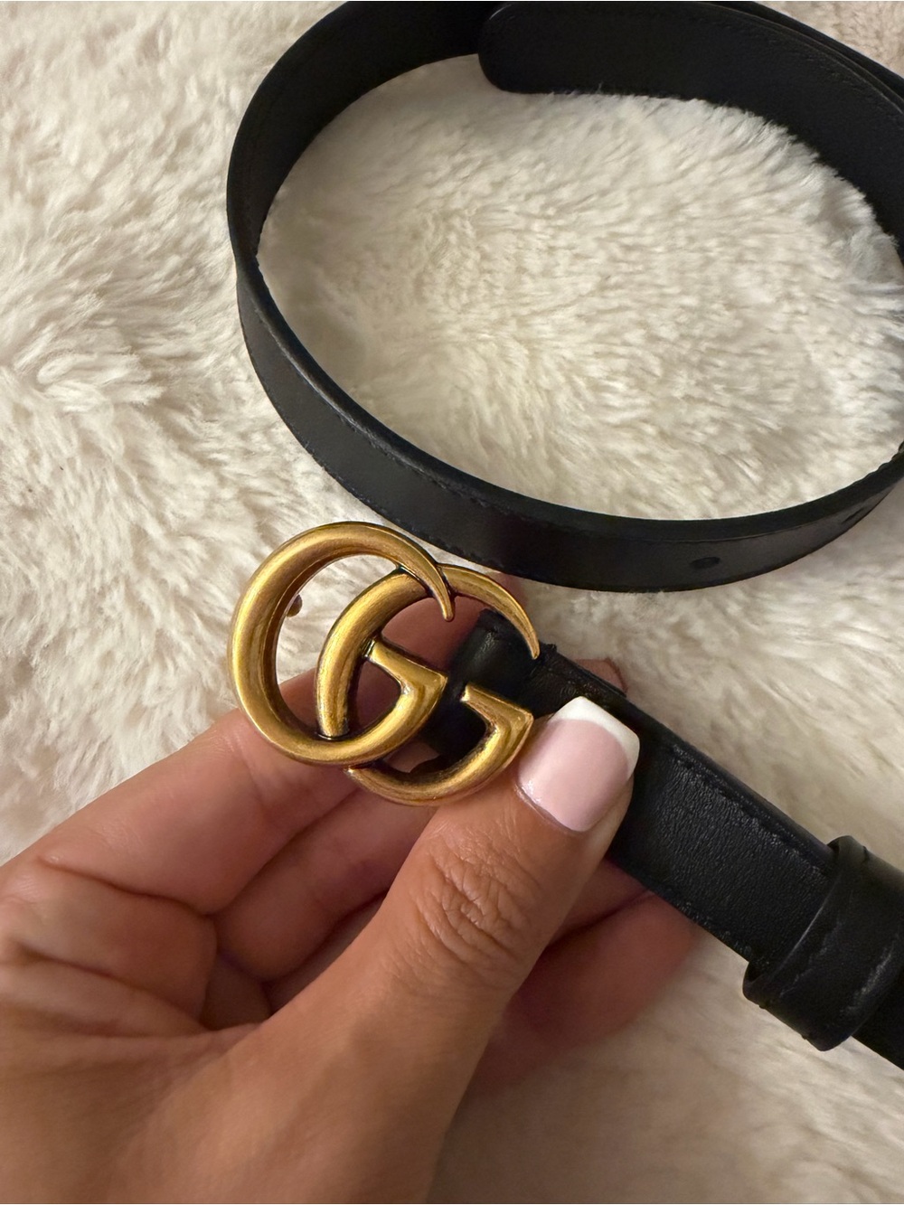 Gucci Black Leather Belt with Gold Buckle size 28 inches - Picture 3 of 4
